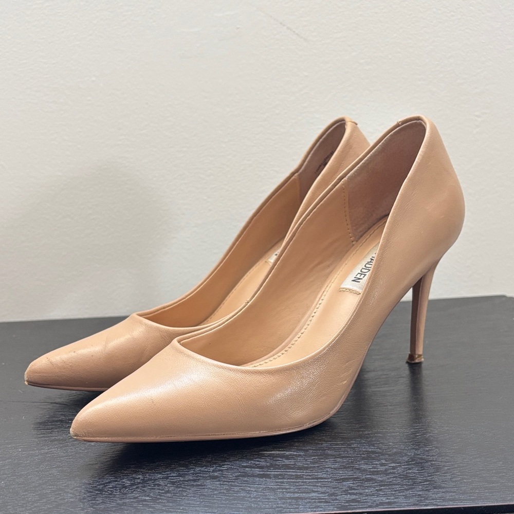 Steve Madden Leather Tan Pointed Toe Heels